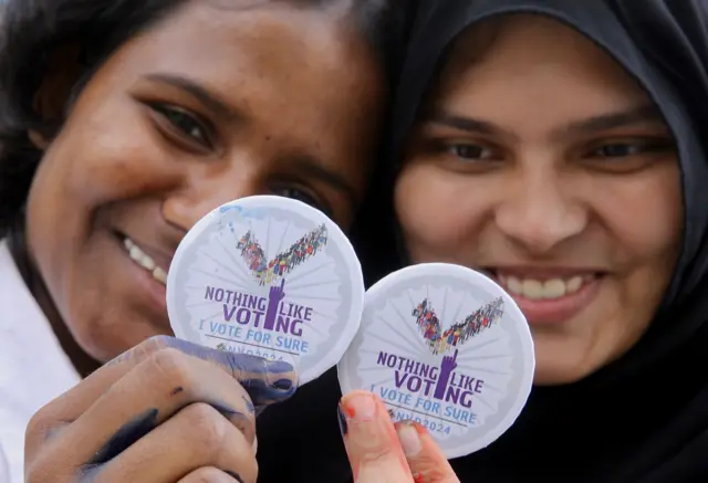 మహిళా ఓటర్లు 