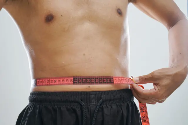 યુવાનોમાં હાર્ટ એટેક તથા હૃદયની બીમારીઓ, ગરબા ગાતા જીમમાં યુવાનનું મૃત્યુ, પેટની અને કમરની સ્થૂળતા, કમર અને થાપાનો ગુણોત્તર શું છે, તણાવ અને હાર્ટએટેકનો સંબંધ, ઊંઘનો અભાવ, ઇન્સ્યુલિન, શરીરનું હલનચલન જરૂરી, બીબીસી ગુજરાતી સાથે સમજો