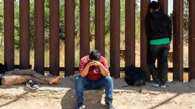 અમેરિકામાં કૅલિફોર્નિયા, ટૅક્સાસ, ન્યૂ જર્સી, ન્યૂ યૉર્ક અને ઇલિનોઇસમાં ગેરકાયદે રહેતા ભારતીયોની સંખ્યા વધારે હોવાનું અભ્યાસમાં જણાયું છે