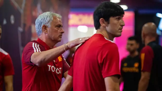 سردار آزمون و ژوزه مورینیو