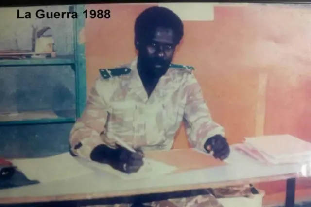 Mahamadou Sy a occupé plusieurs fonctions dans l'armée mauritanienne. Officier instructeur, commandant d'escadron opérationnel à Noukchott, commandant de compagnie des commandots parachutistes (Atar) et commandant de la base de La Guerra (Nouadhibou).