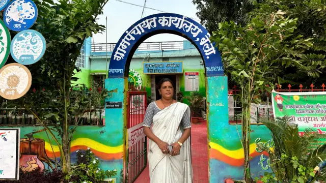 महिला सरपंच शारदा गायधने शेंडे