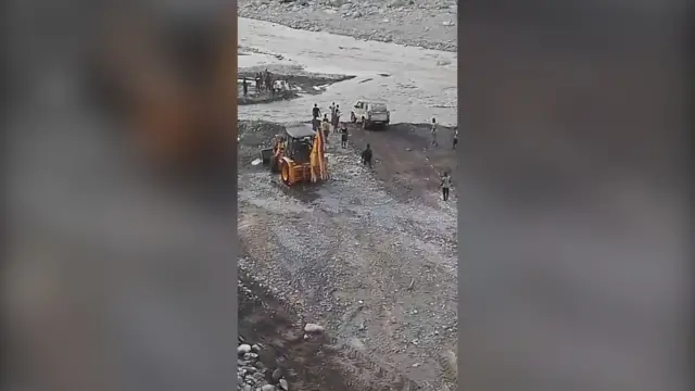 ‍बीपी राजमार्गअन्तर्गत काभ्रेको भकुन्डेबेँसीदेखि नेपालथोकसम्मको सडकमा गम्भीर क्षति पुगेको छ