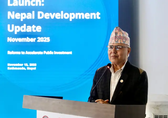 अर्थमन्त्री रामेश्वर खनाल