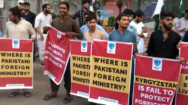 Пакистанда өткөн студенттердин митинги.