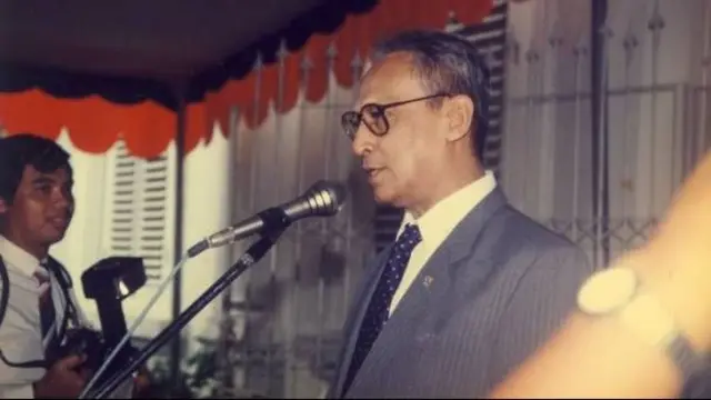 Fuad Hassan, Menteri Pendidikan dan Kebudayaan, NKK/BKK, SMPT.
