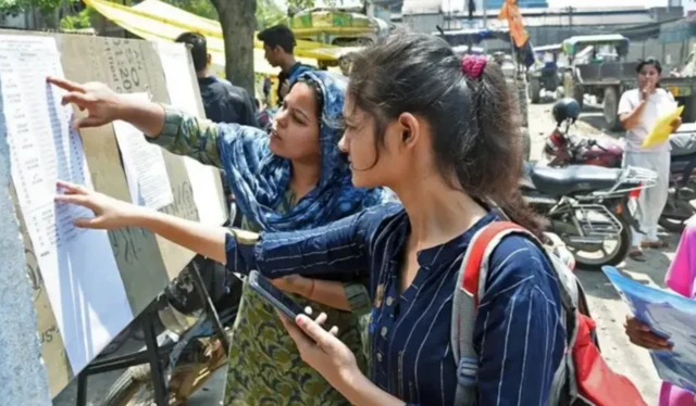 நீட் பிரச்னை : ஆயிரக்கணக்கான இந்திய மருத்துவ மாணவர்கள் வெளிநாடுகளை நாடுவது ஏன்?