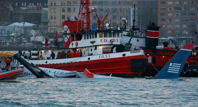 हडसन नदीवर उतरलेल्या विमानासाठी राबवलेली बचाव मोहीम