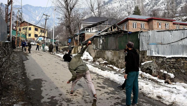 گلی محلے میں کھیل