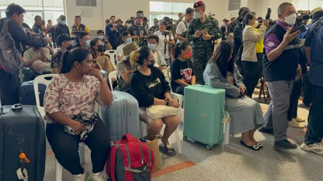 ကျားဖြန့်သားကောင်တွေ လွှဲပြောင်းပေးမှု