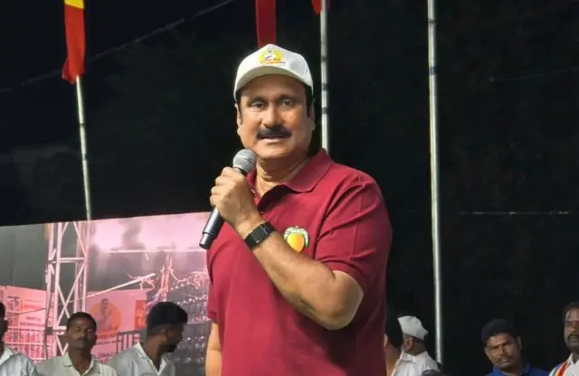 பாமக அதிகாரம் யார் கையில்? ராமதாஸ் முன்பு இருக்கும் வாய்ப்புகள் என்ன?