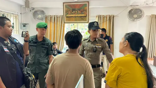 ဆရာနဲ့ ဆရာမ လေးယောက် အဖမ်းခံခဲ့ရပါတယ်