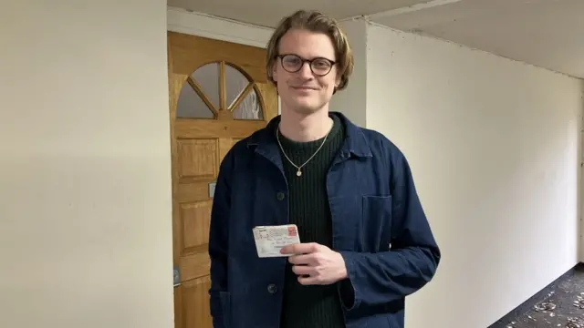 FINLAY GLEN, Ninka warqadda hadda haya