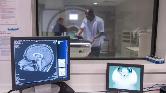 تم عمل دراسة مسحية للمتطوعين في أربعة مواقع في جميع أنحاء المملكة المتحدة على مدى11 عاما