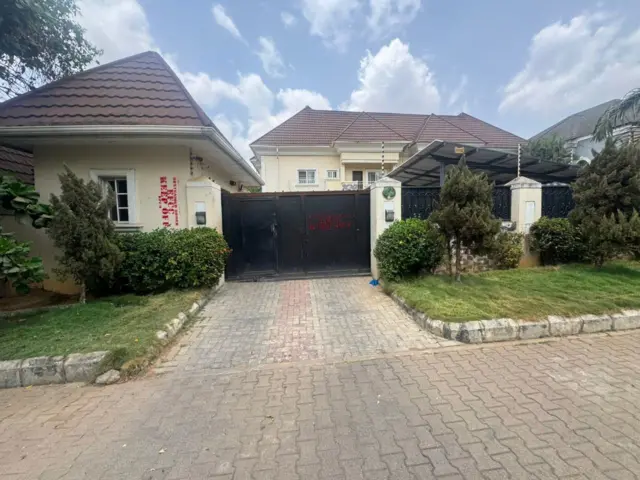 Ɗaya daga cikin gine-ginen da EFCC ta ce kotu ta ƙwace daga hannun Abubakar Malami