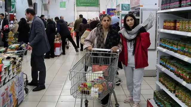 शॉपिंग करते लोग, तेहरान