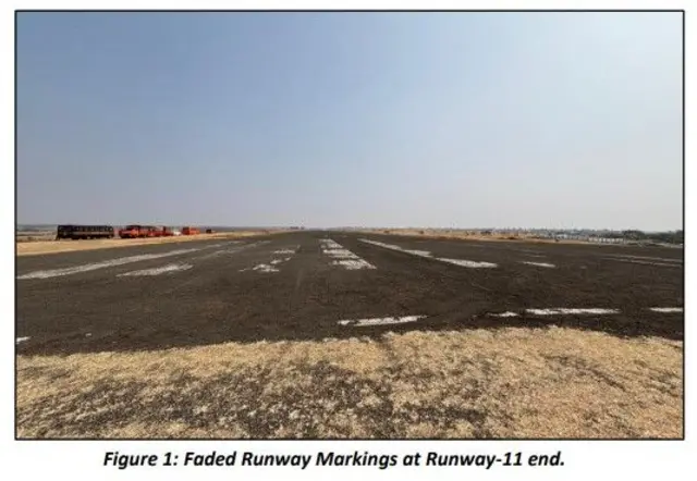 धावपट्टीचे शेवटचे डांबरीकरण मार्च 2016 मध्ये करण्यात आले होते. त्यामुळे धावपट्टीची मार्किंग अस्पष्ट झालेली होती.