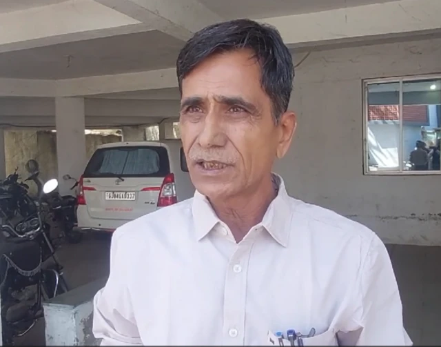 અલંગ વિસ્તાર વિકાસ સત્તા મંડળના ચૅરમેન અને પ્રાદેશિક કમિશનર ડી. એમ. સોલંકી