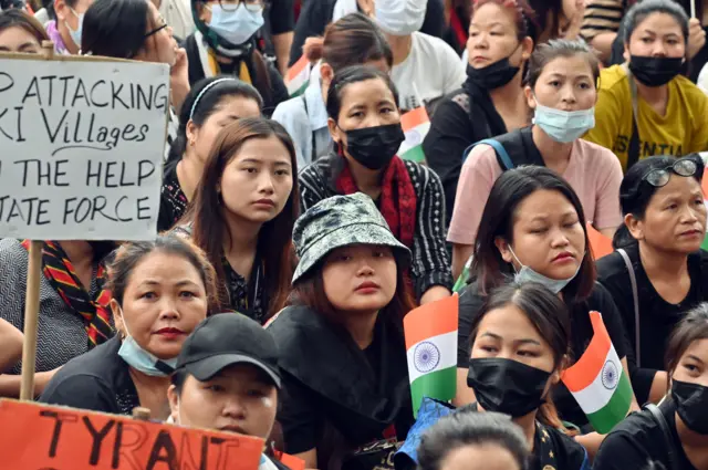 महिलाएं