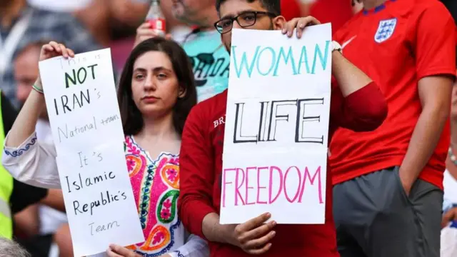 హిజాబ్ లేకుండా ఇరాన్ మహిళల నిరసన