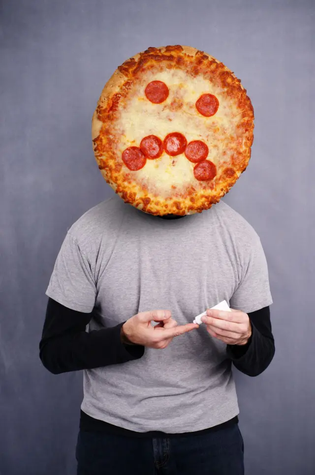 मुरुम आणि मधुमेह, लठ्ठपणा यासारख्या इतर पाश्चिमात्य आजारांमध्ये बरेच संबंध आहेत.