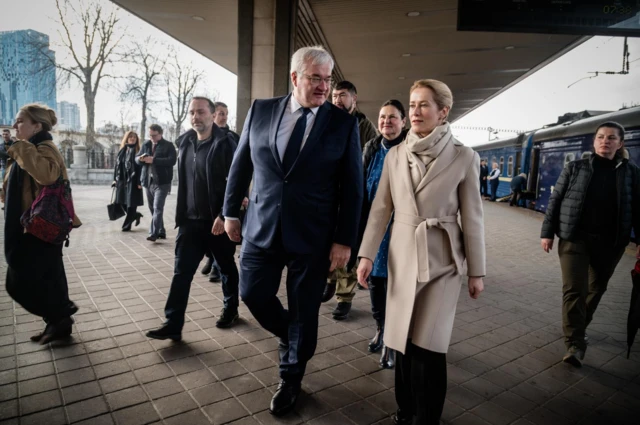 Голова європейської дипломатії Кая Каллас (праворуч) і міністр закордонних справ Україні Андрій Сибіга 