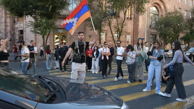 Uy azosini nima almashtirishi mumkin? Ayol mendan uni yalashimni iltimos qildi