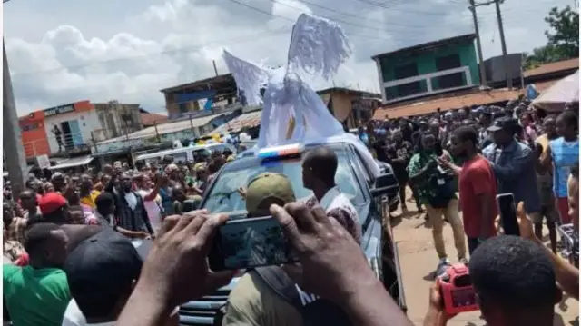 Aworan ọkọ to gboku Mr Ibu