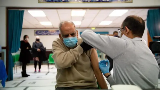 বিশ্বের অনেক দেশেই ব্যবহৃত প্রথম কোভিড ভ্যাকসিন ছিল অ্যাস্ট্রাজেনেকার তৈরি।