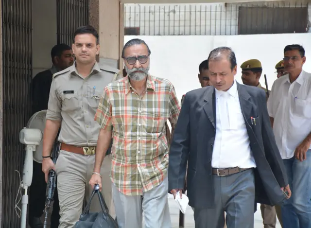 मोनिंदर पंधेर की पुरानी तस्वीर.