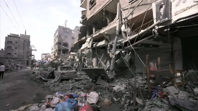 Aworan awọn ile ti ado oloro ti da wo