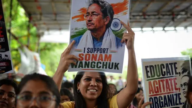 सोनम वांगचुक के समर्थन में प्रदर्शन