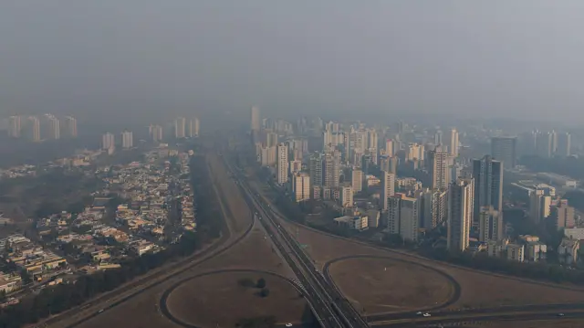 Imagembanca de jogos onlinedrone mostra Ribeirão Preto coberta por fumaça provenientebanca de jogos onlineincêndios