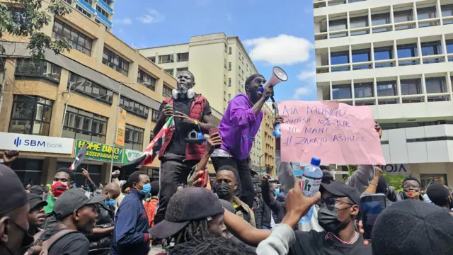 Ndị ntorobịa na-eme ngagharịiwe na Kenya