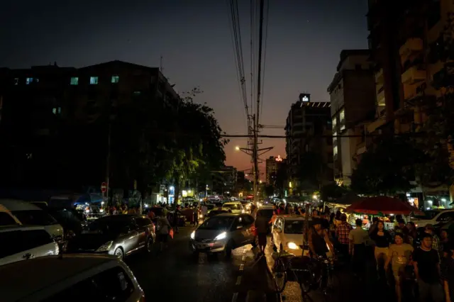 ရန်ကုန်မြို့ရဲ့ မီးပြတ်ည