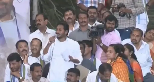 సీపీఎస్ రద్దు చేస్తాం అంటూ ఎన్నికల ముందుగా జగన్ చెప్పారు.