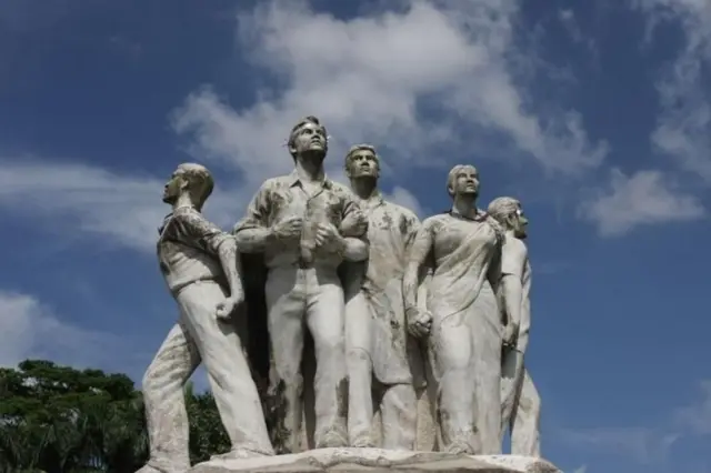 ঢাকা বিশ্ববিদ্যালয়ের রাজু ভাস্কর্য