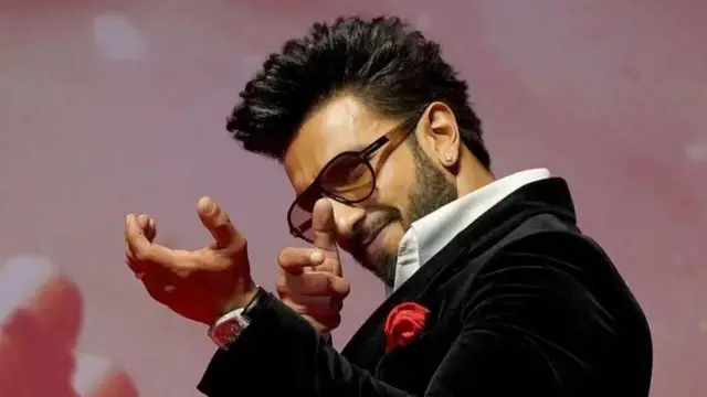جس طرح فلم 'پٹھان' اور 'جوان' نے شاہ رخ خان کے کیرئیر کا رخ بدل دیا، اسی طرح 'دھورندھر' کی زبردست کامیابی نے رنویر سنگھ کو ایک نیا اسٹارڈم دیا۔
