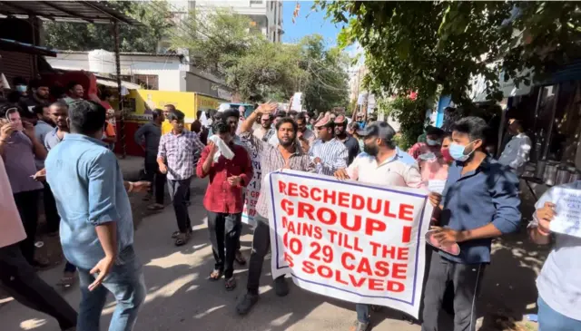 గ్రూప్-1 అభ్యర్థుల ఆందోళన 
