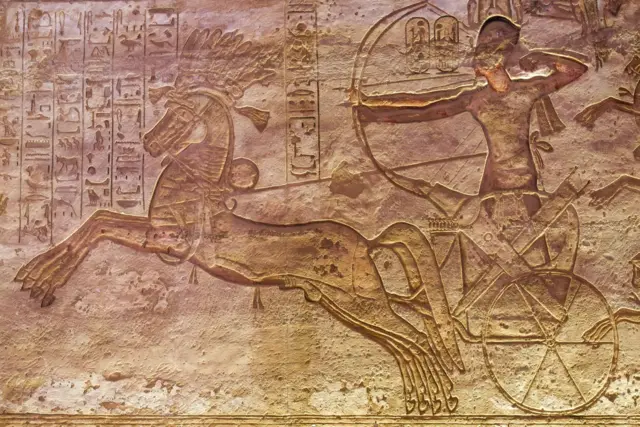 جدارية الملك رعمسيس الثاني في أحد معاركه الحربية، معبد أبو سمبل