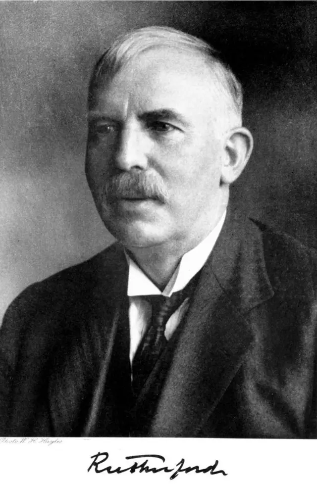 ڈاکٹر رفیع محمد چودھری کے استاد سر ارنسٹ ردرفورڈ