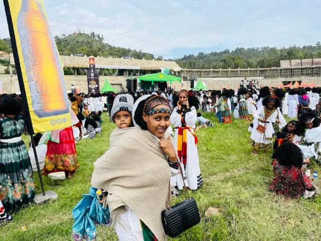 ቆልዓ ኣሸንዳ ውላዳ ሓዚላ