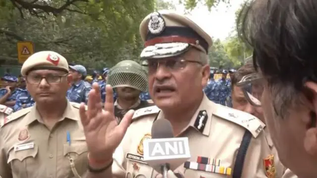 దీపేందర్ పాఠక్