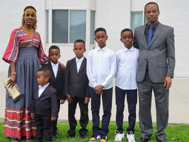 Dr Silashi Bedasie Hirko maatiisaanii waliin