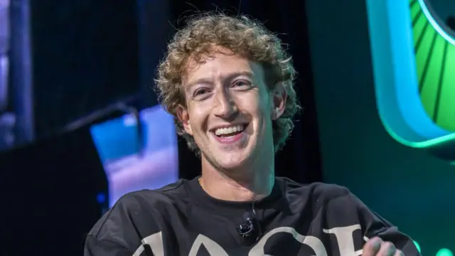 Бир убакта Трамптын аккаунтун жаап салган Цукерберг эми Трамп менен кол алышып, чай үстүндө сүйлөшүү өткөрдү