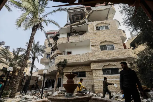 ग़ज़ा में इसराइल की बमबारी से हुई तबाही