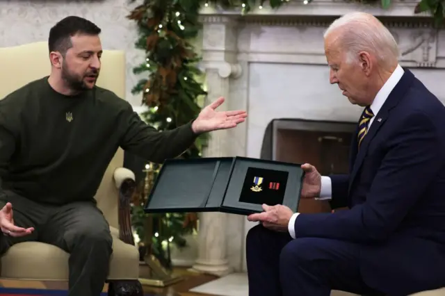 अमेरिकी राष्ट्रपति जो बाइडन के साथ यूक्रेन के राष्ट्रपति.