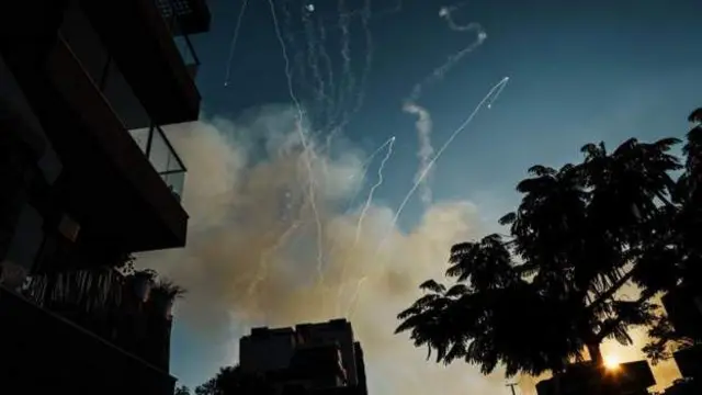 రాకెట్ దాడులు