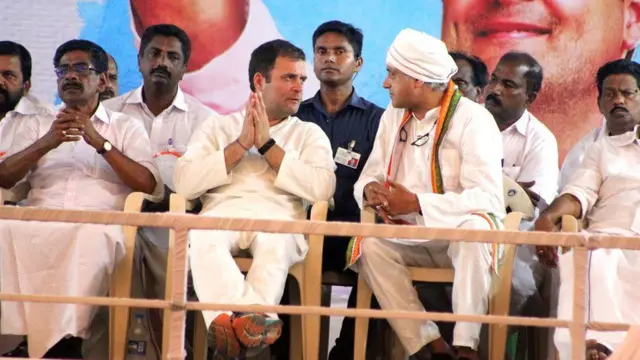  शशि थरूर