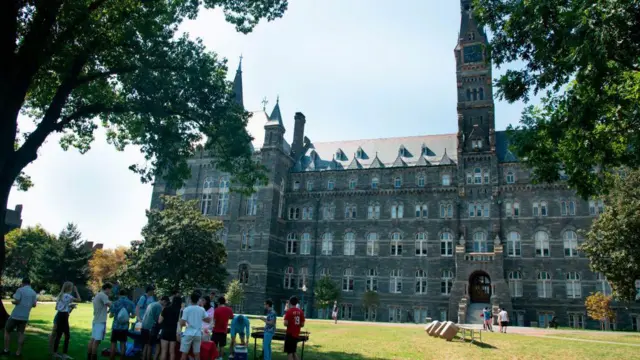 Fachada principal de la Universidad de Georgetown